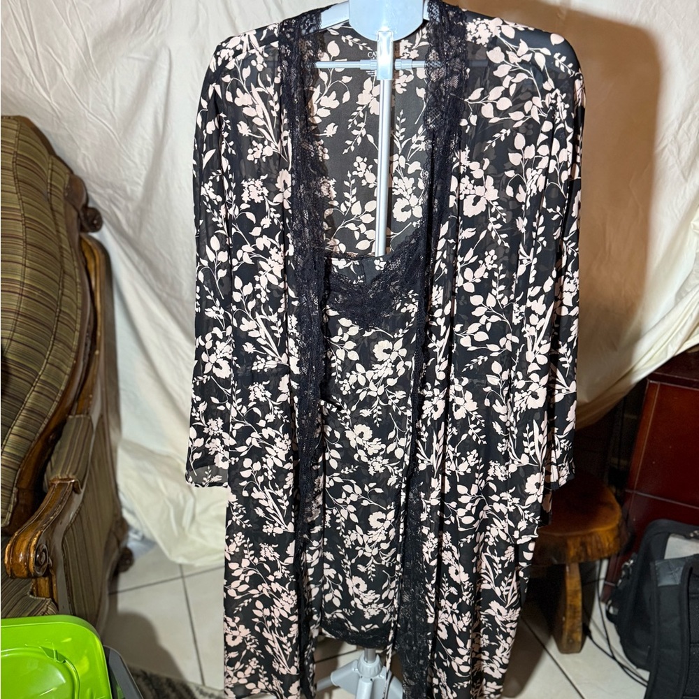 NEW WITH TAGS Catherines Black and Cream Floral Lace Robe Size 5X 0053